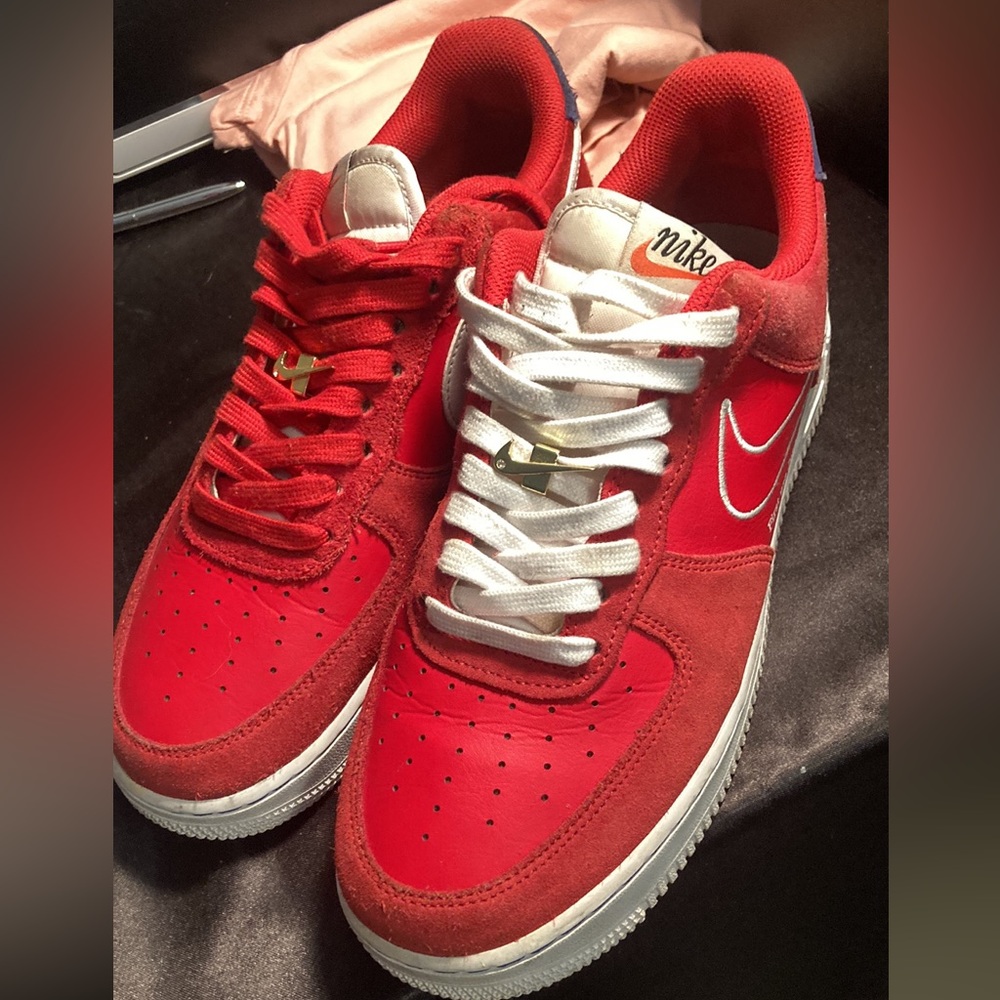 Nike Air Force 1 50th Anniversary low cut university red shoes (Size 9.5)